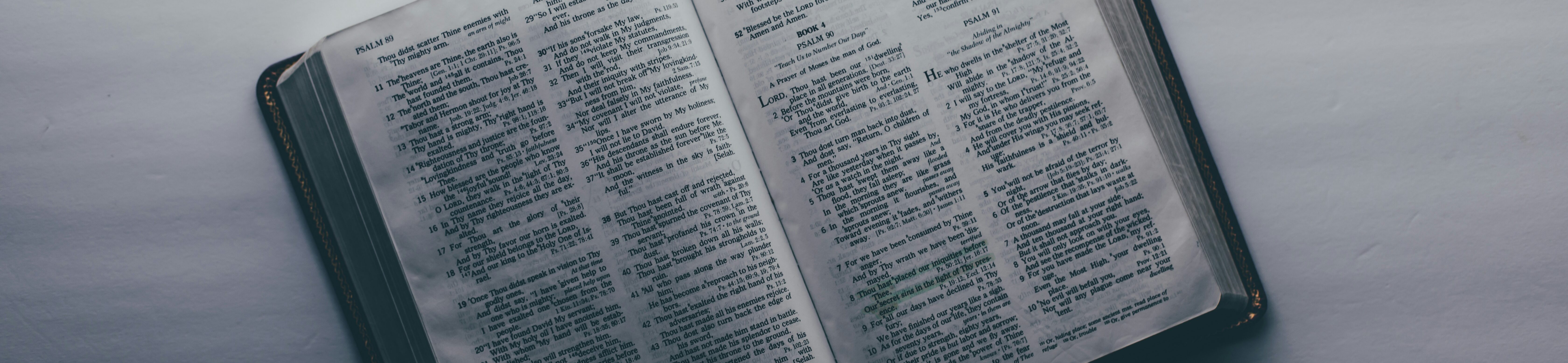 Open bible sixteen-miles-out-WUYhjT0qijc-unsplash